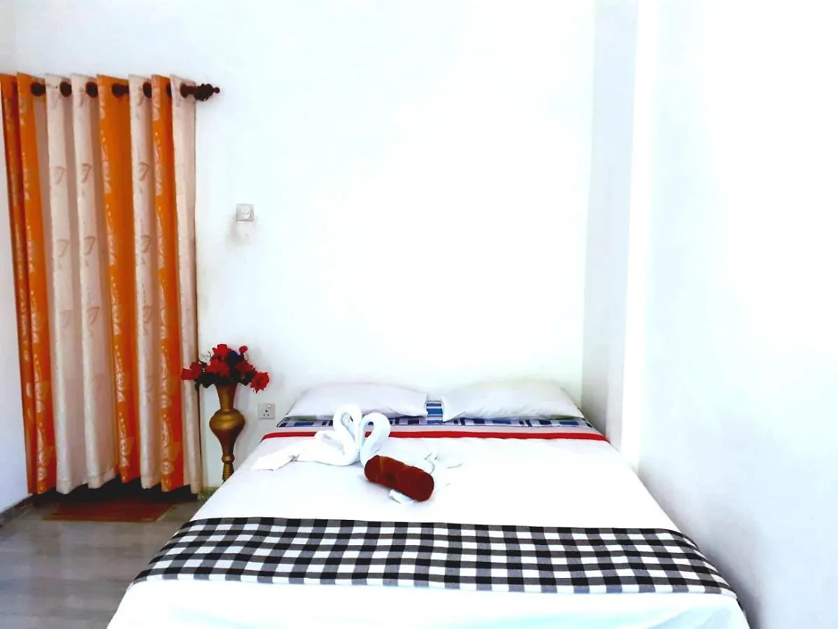 Guest house Green Shade Resort & Haritha Sewana Hotel