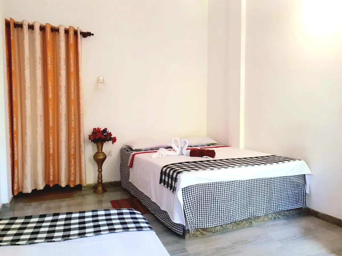 Guest house Green Shade Resort & Haritha Sewana Hotel
