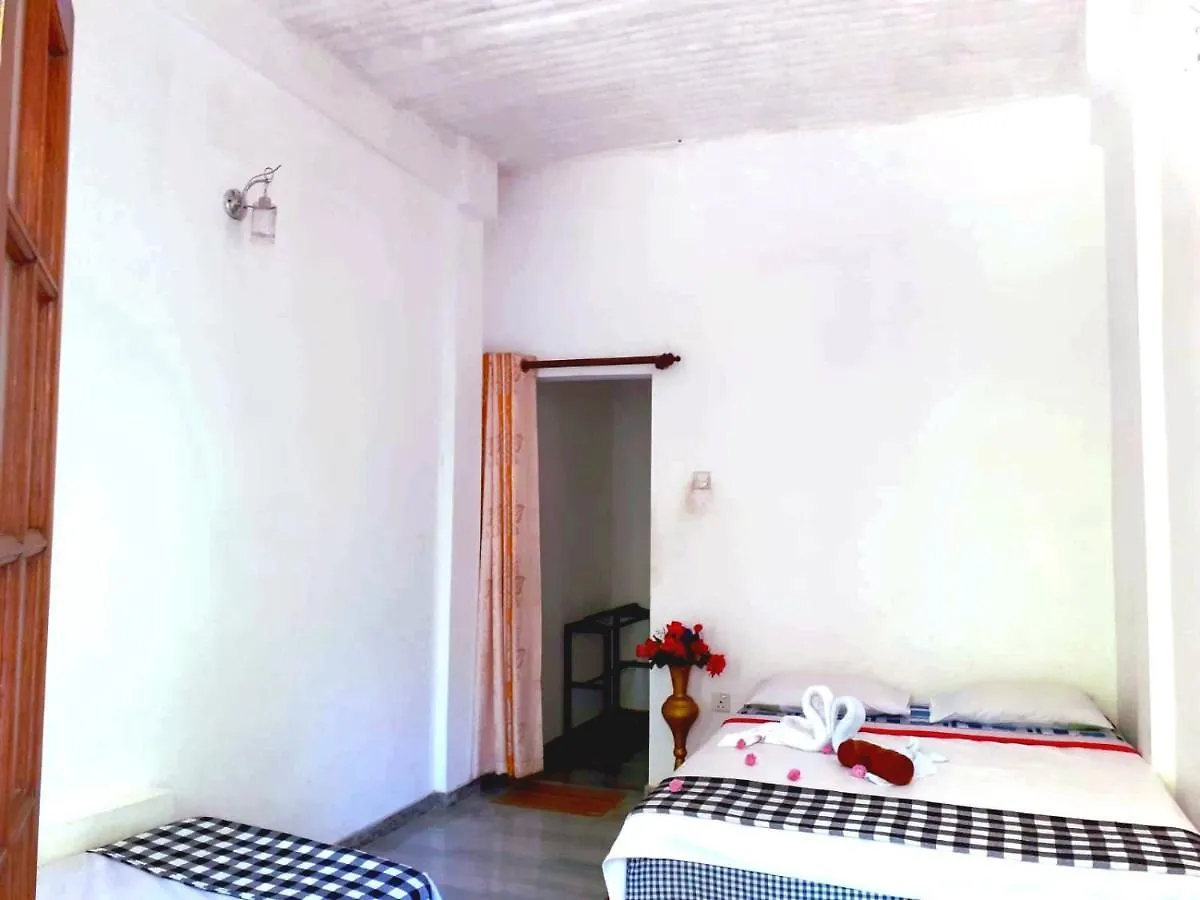 Green Shade Resort & Haritha Sewana Hotel 0*, Nallathanniya