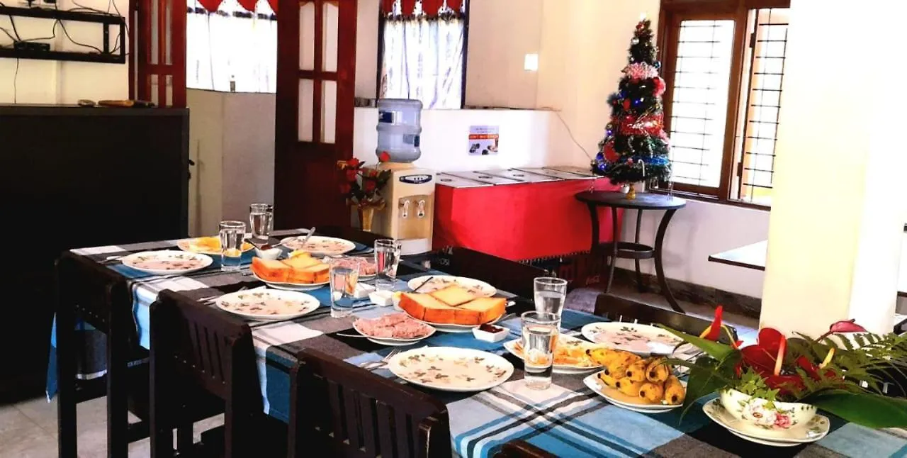Guest house Green Shade Resort & Haritha Sewana Hotel